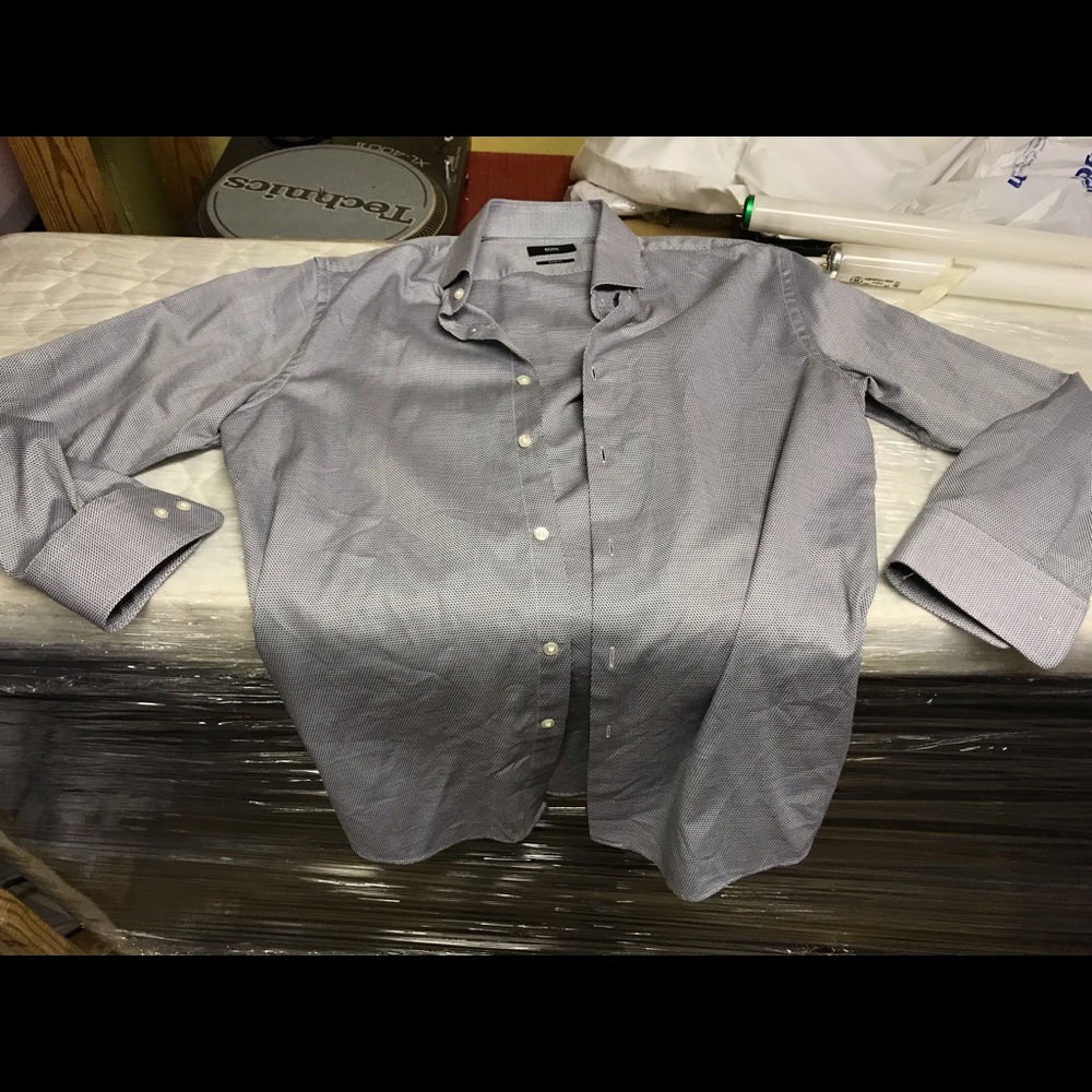 HUGO BOSS SILVER GRAY BUTTON DOWN SHARP FIT SHIRT